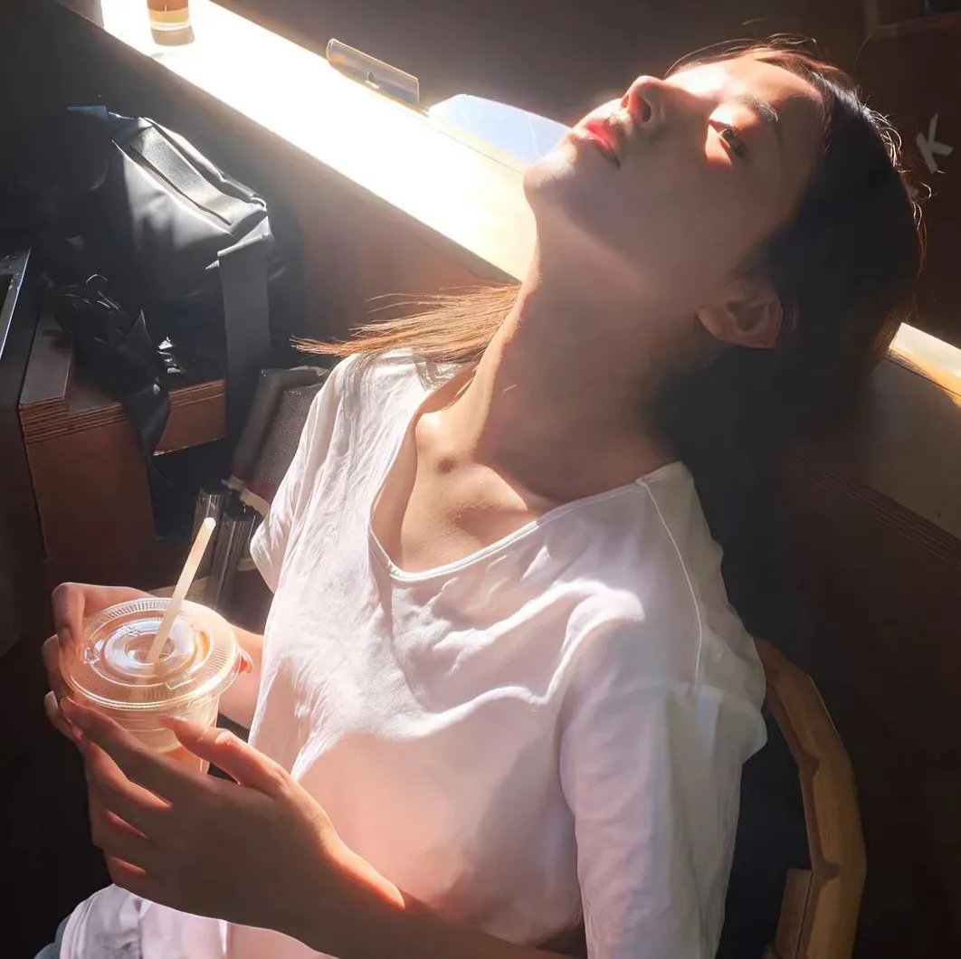 谜一样的双眼