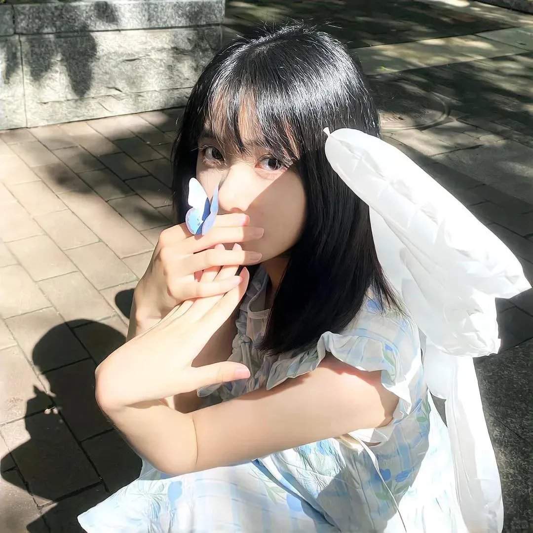 不再托腮遐思